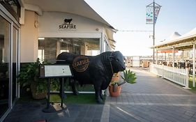 Belle Escapes - Beachfront Balcony Glenelg